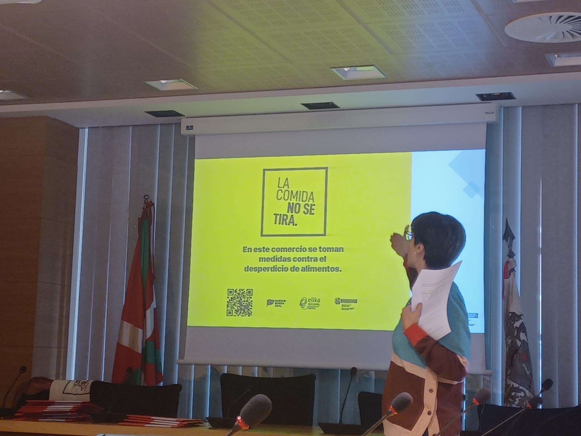 Foto-desperdicio_2-copia Aiaraldeko Kuadrillak, elikagai- hondakinak murrizteko lanean ari diren establezimenduek egindako lana aitortu du