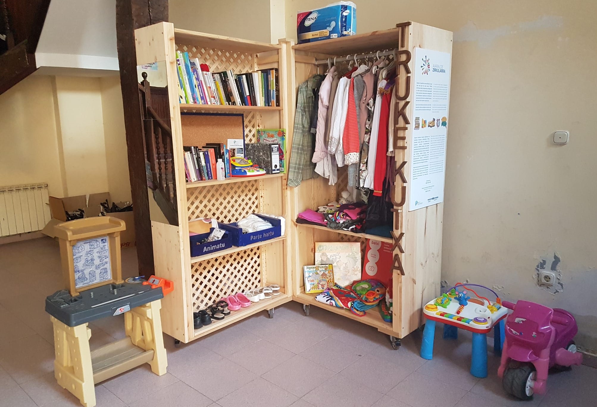 Truke-kutxa-1 Crece la red de Truke Kutxa en la comarca: nueve puntos para fomentar la reutilización