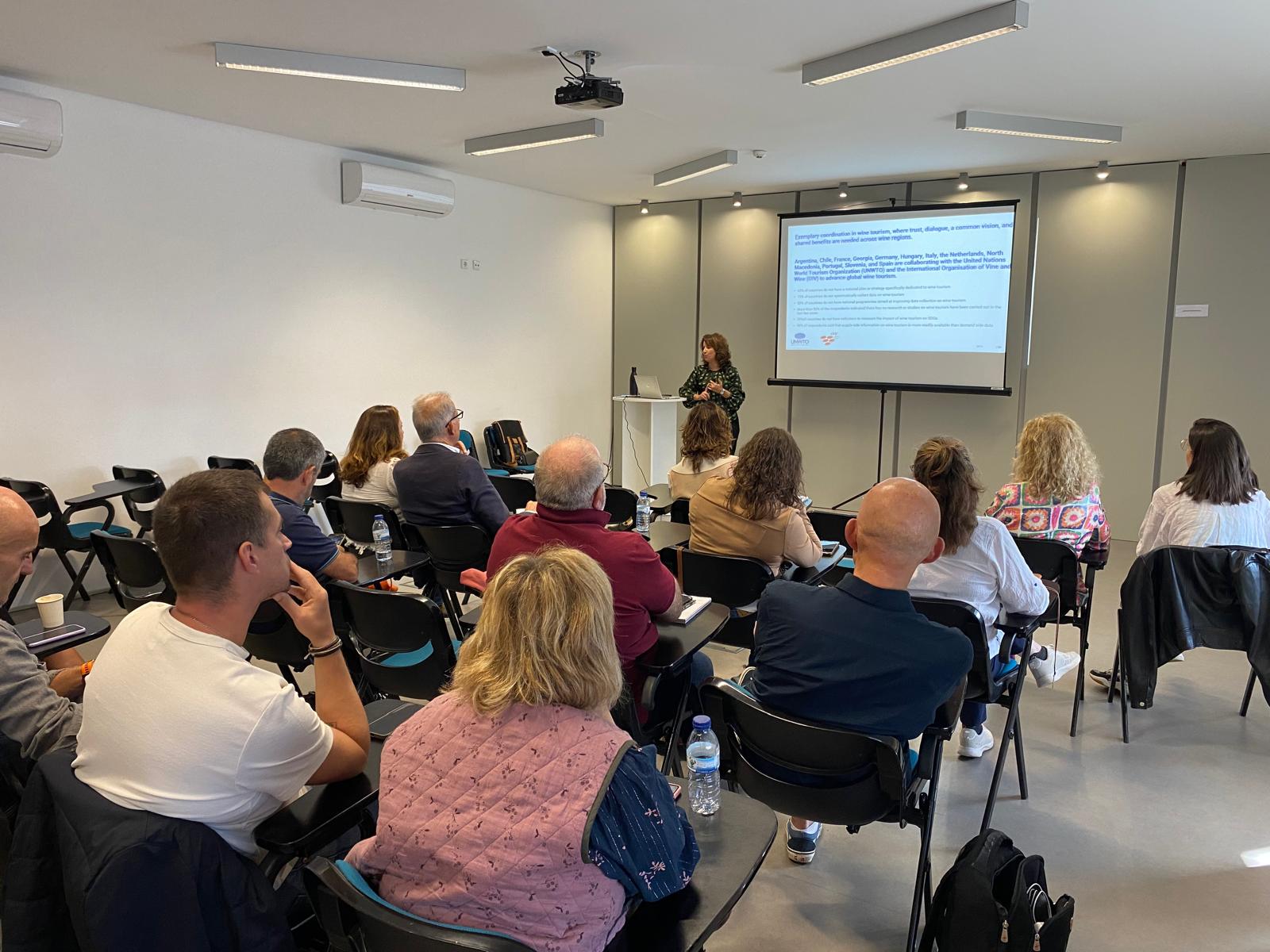 3 Aiaraldea presenta su Ruta del txakoli y el enoturismo en Oporto