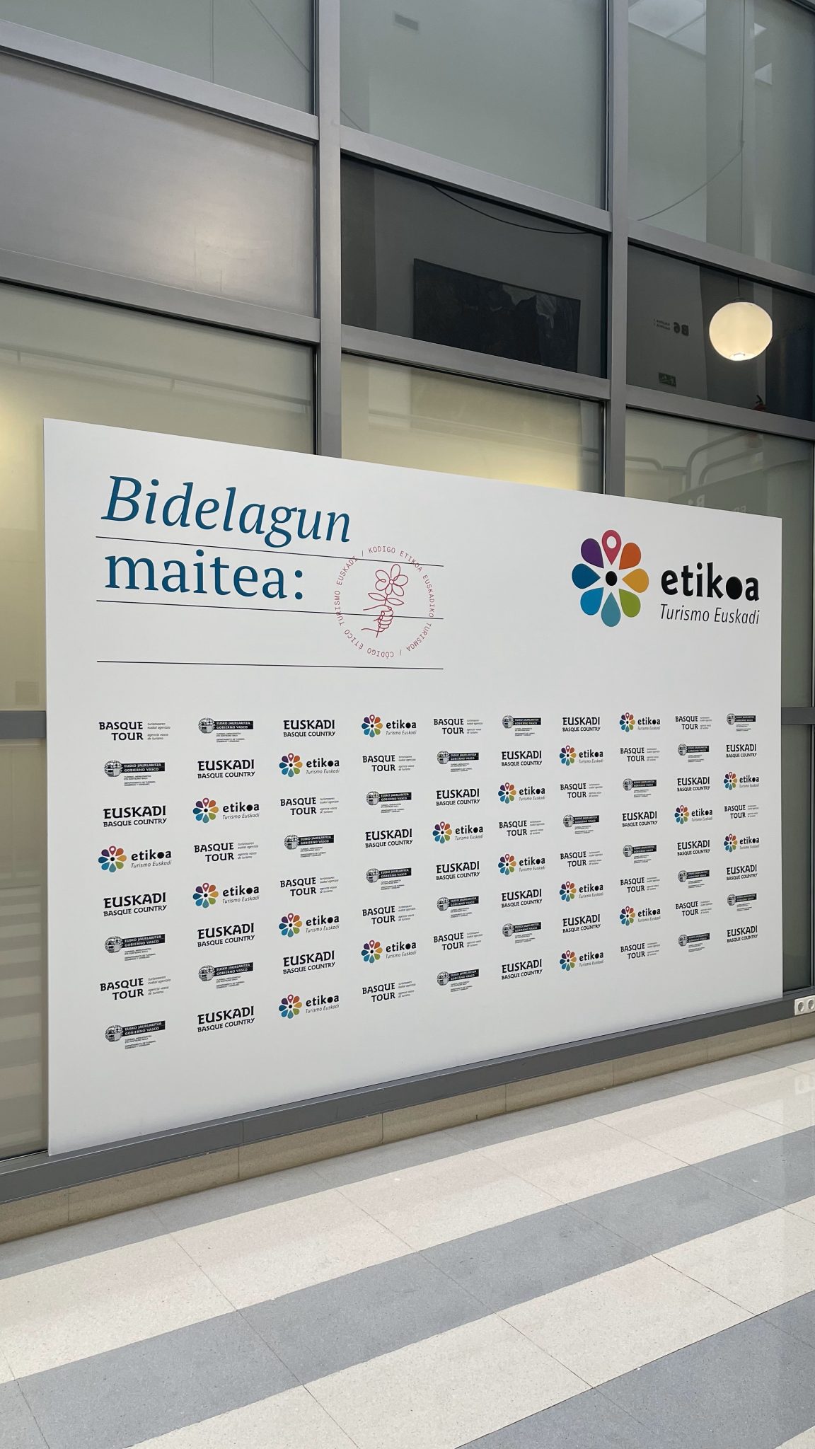 IMG_1326-ok-scaled Acto Reconocimiento y entrega de certificaciones a las nuevas empresas adheridas al Código Ético del Turismo en Euskadi