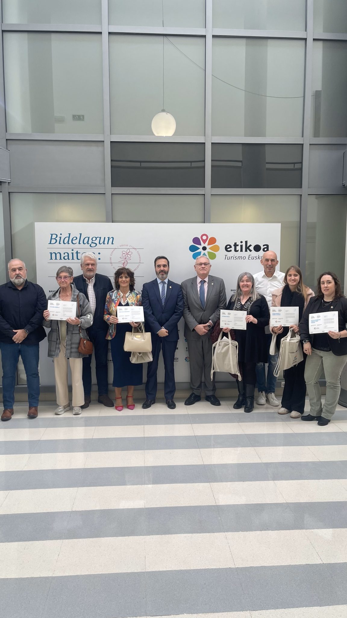 IMG_13501-ok-scaled Acto Reconocimiento y entrega de certificaciones a las nuevas empresas adheridas al Código Ético del Turismo en Euskadi