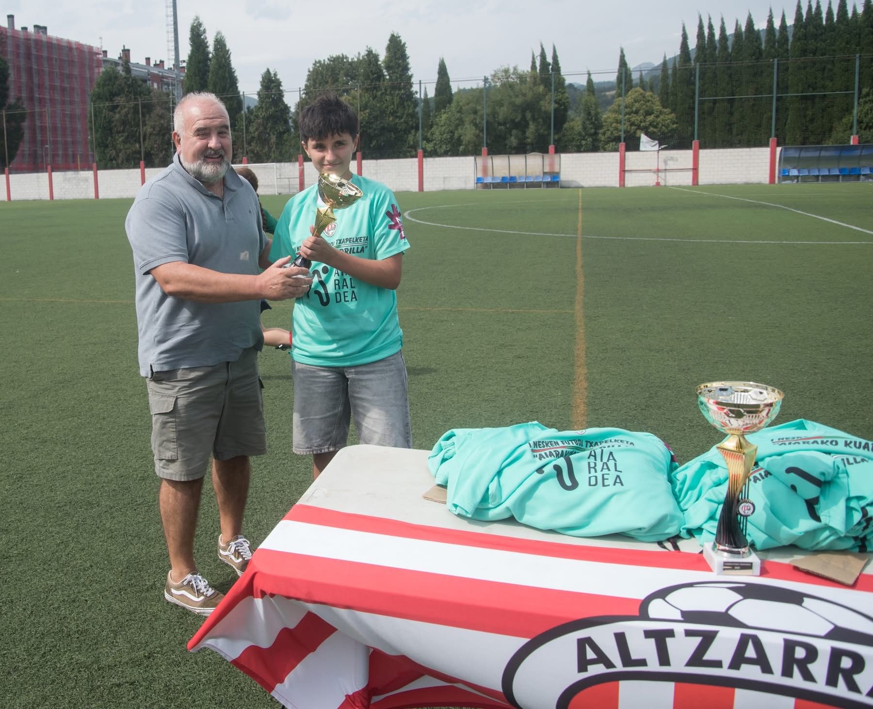 178c8754-4db2-4727-a583-7769a8253a21 Éxito del primer Torneo de Fútbol Femenino de Aiaraldea, organizado por la Cuadrilla de Aiaraldea