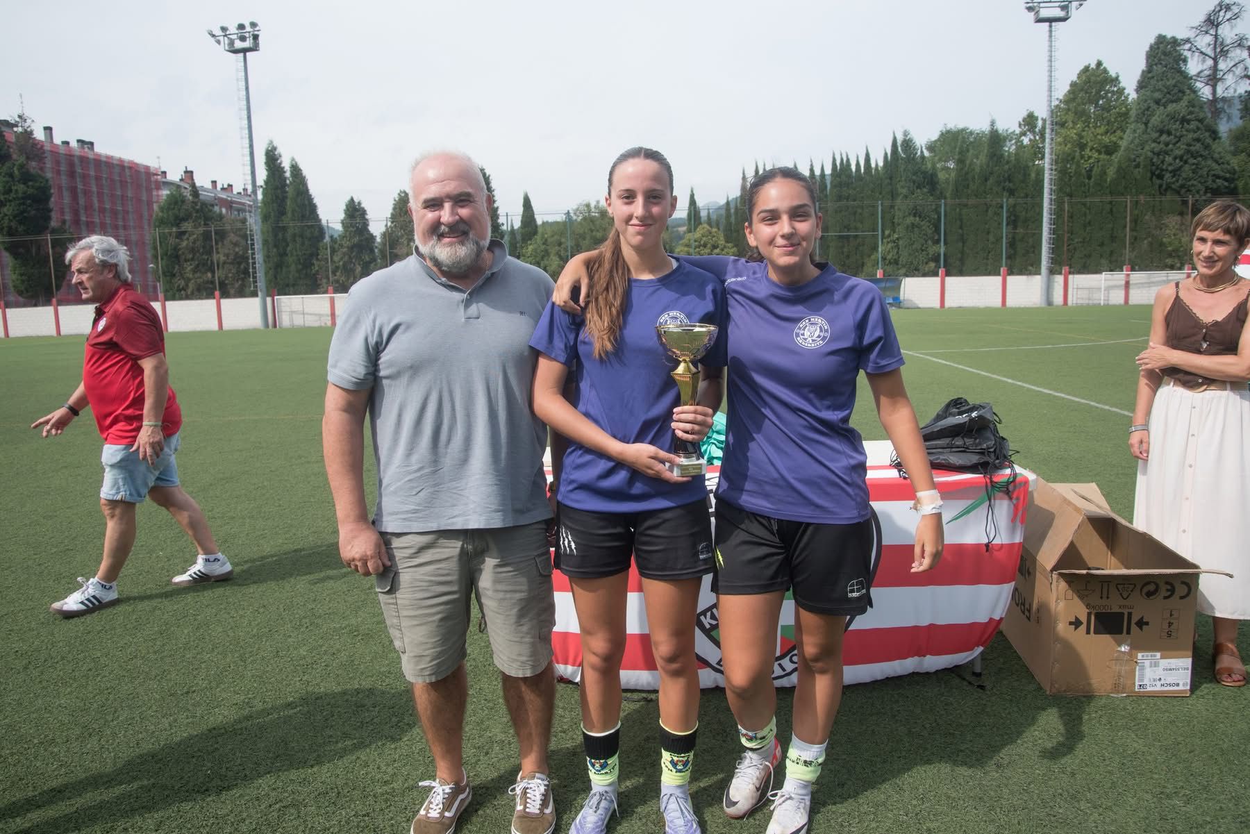 dabae85a-361c-4375-814f-a91d37d2fd05 Éxito del primer Torneo de Fútbol Femenino de Aiaraldea, organizado por la Cuadrilla de Aiaraldea