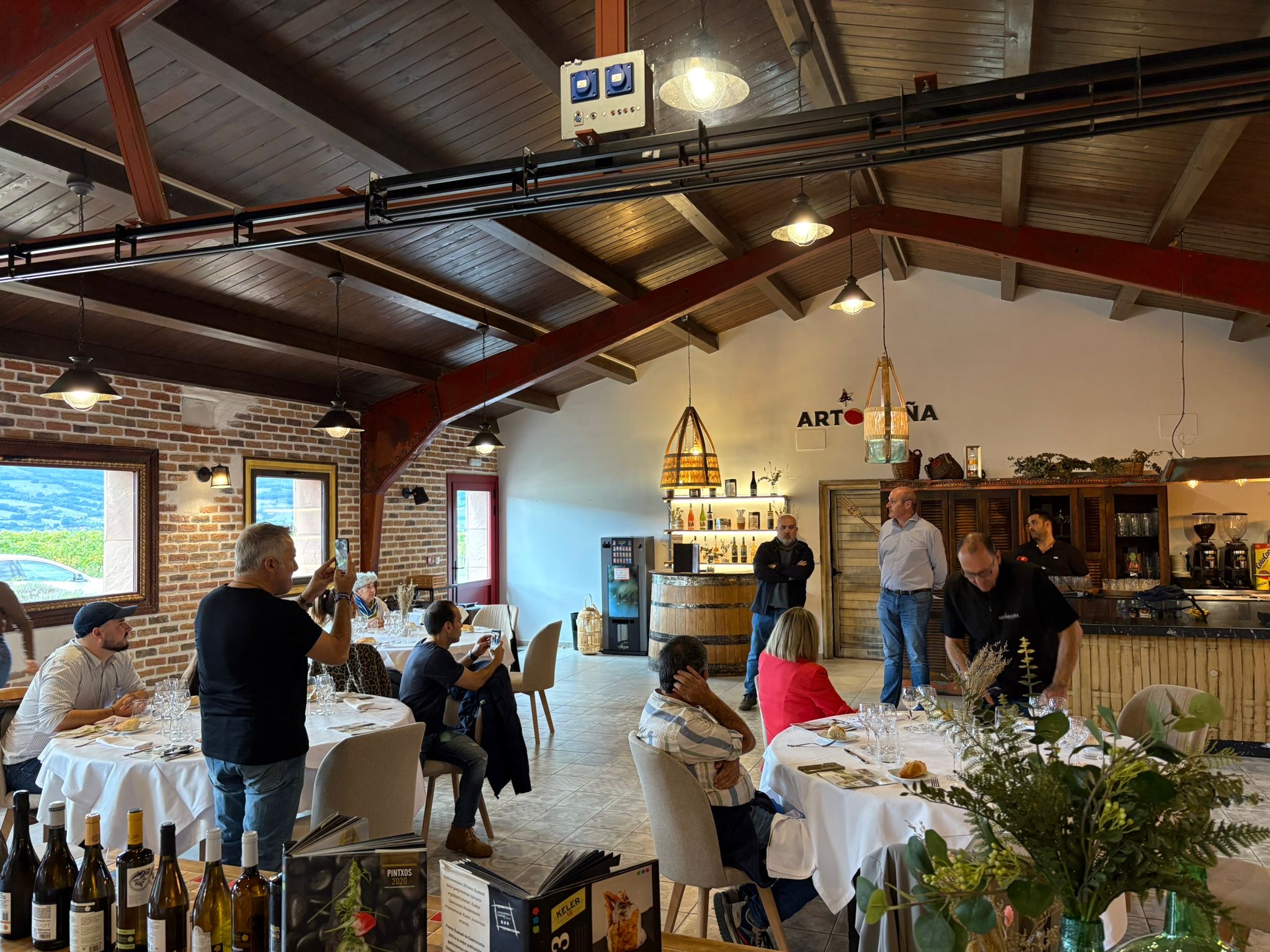 image00005 Aiaraldeko Kuadrillak jardunaldi enogastronomiko bat antolatu du KM0 produktuekin, tokiko sukaldaritza-nortasunari balioa emateko