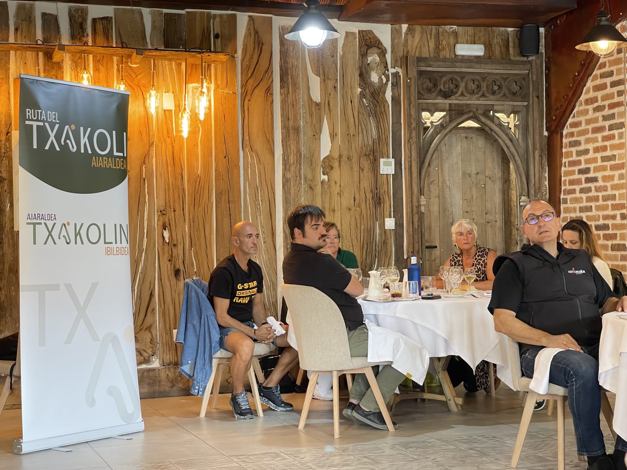 image00022-scaled Aiaraldeko Kuadrillak jardunaldi enogastronomiko bat antolatu du KM0 produktuekin, tokiko sukaldaritza-nortasunari balioa emateko