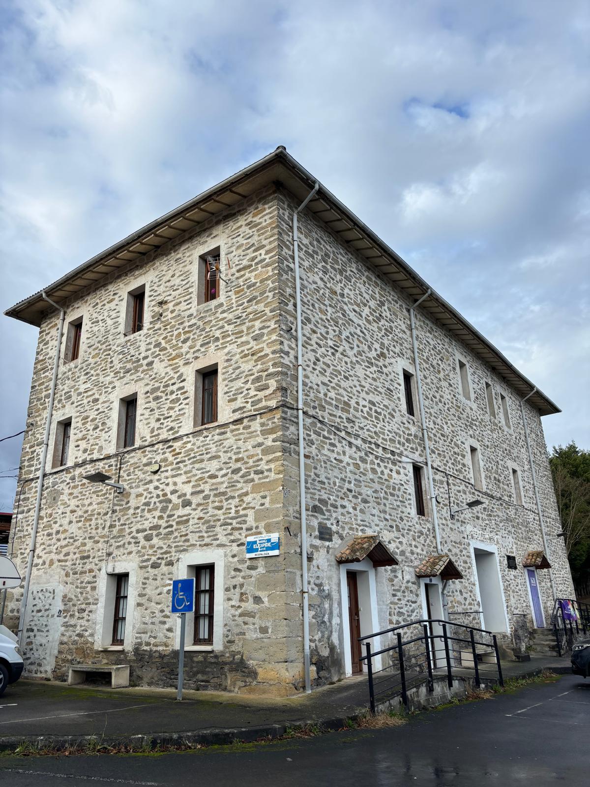 WhatsApp-Image-2025-12-04-at-16.06.50 Aiaraldeko Kuadrillak laneratzea sustatuko du Lanbideko programaren bidez 40 pertsona kontratatuz